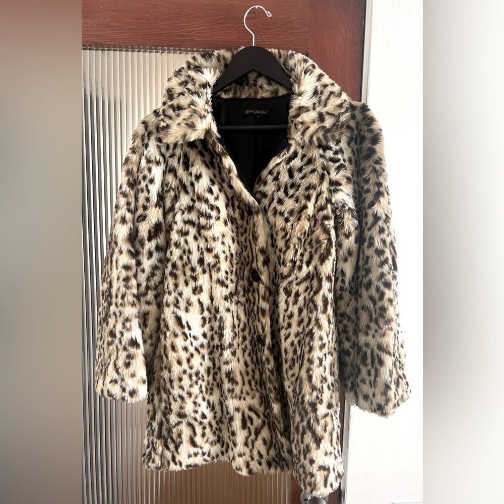 Women’s Faux Fur Coat Betsey Johnson SZ 2 Cheetah Print